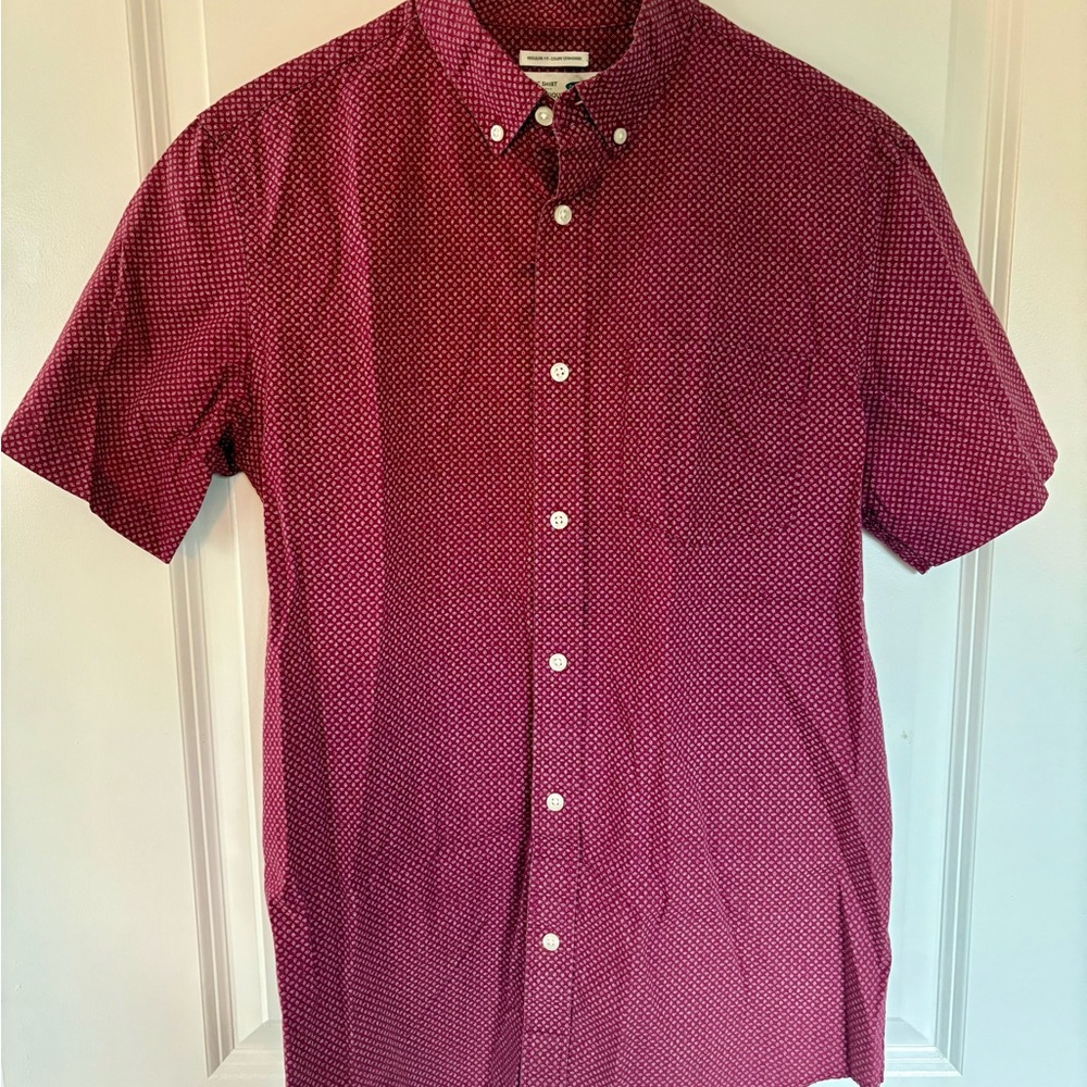 Old Navy Men’s Red Casual Button Down Shirt